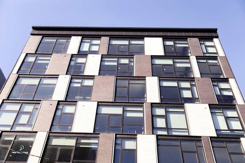 Dharma Home Suites Hoboken Exteriör bild