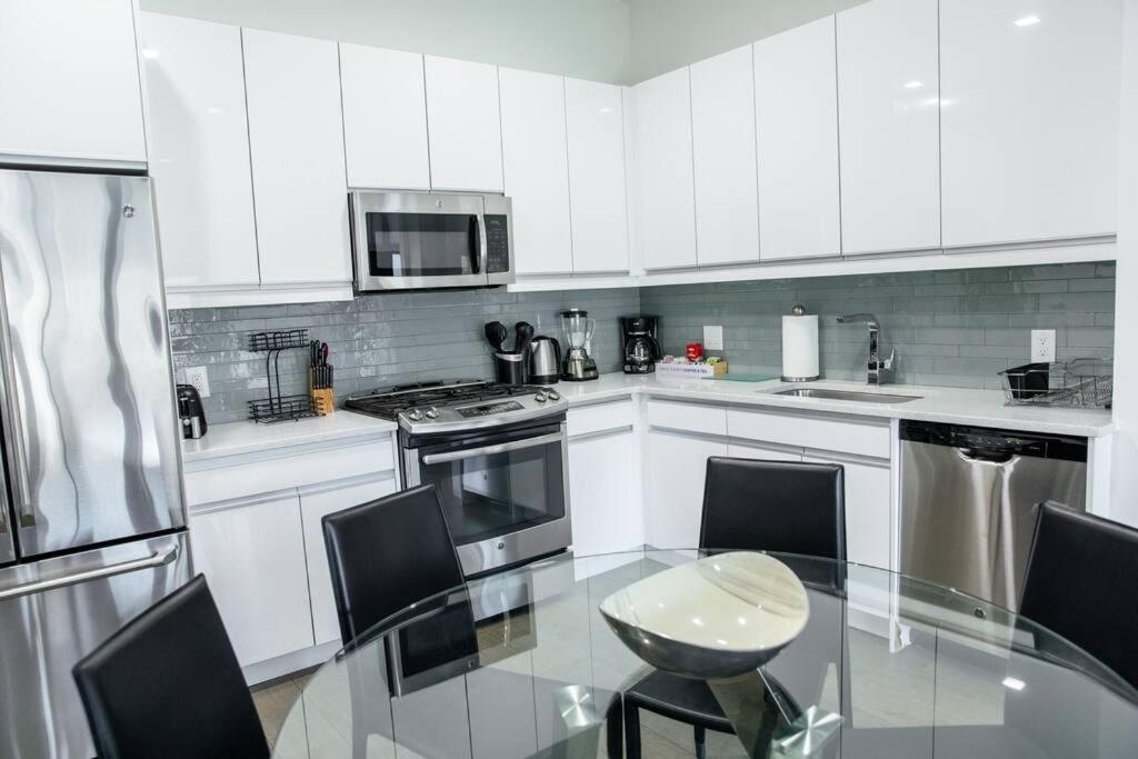Dharma Home Suites Hoboken Rum bild