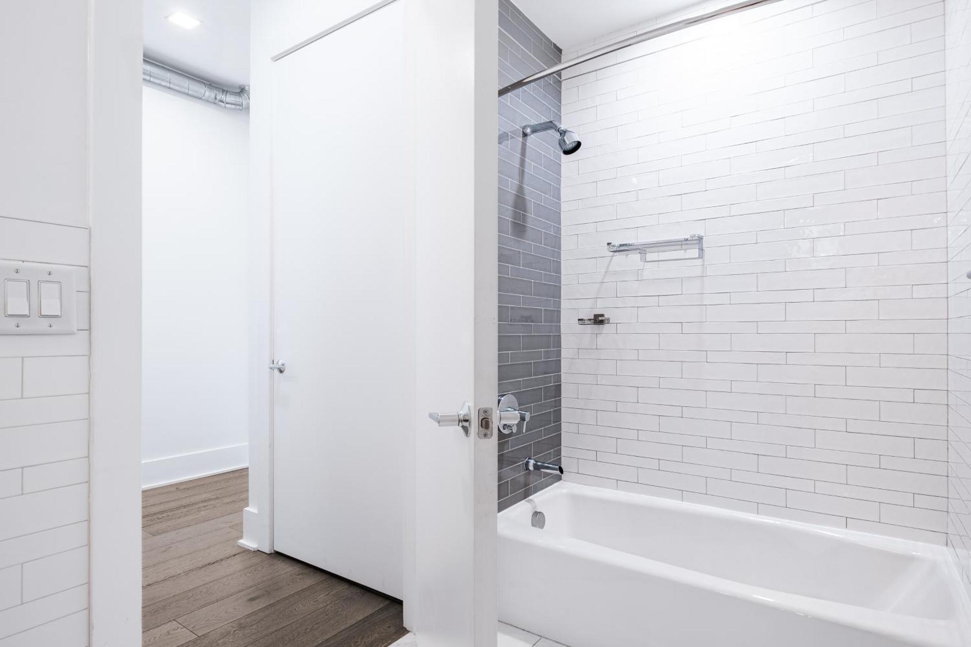 Dharma Home Suites Hoboken Exteriör bild