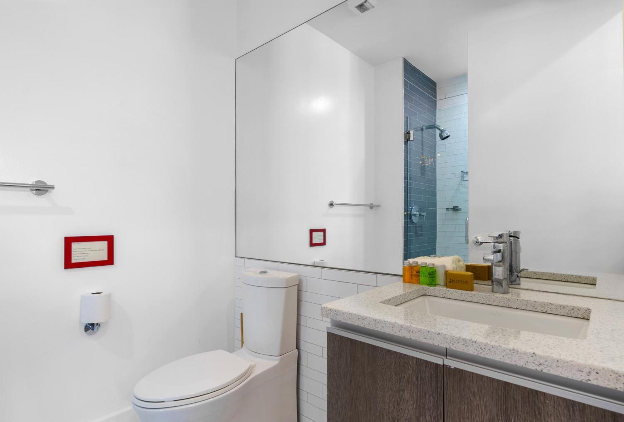 Dharma Home Suites Hoboken Exteriör bild