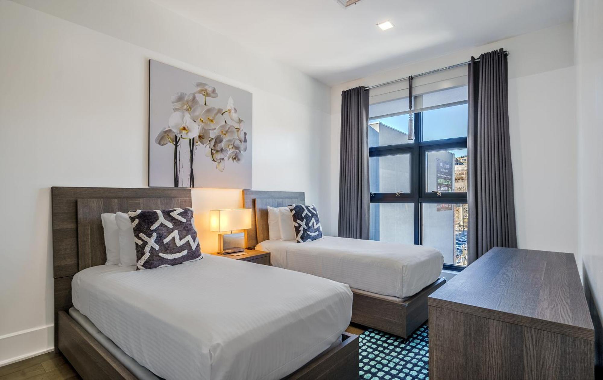 Dharma Home Suites Hoboken Exteriör bild