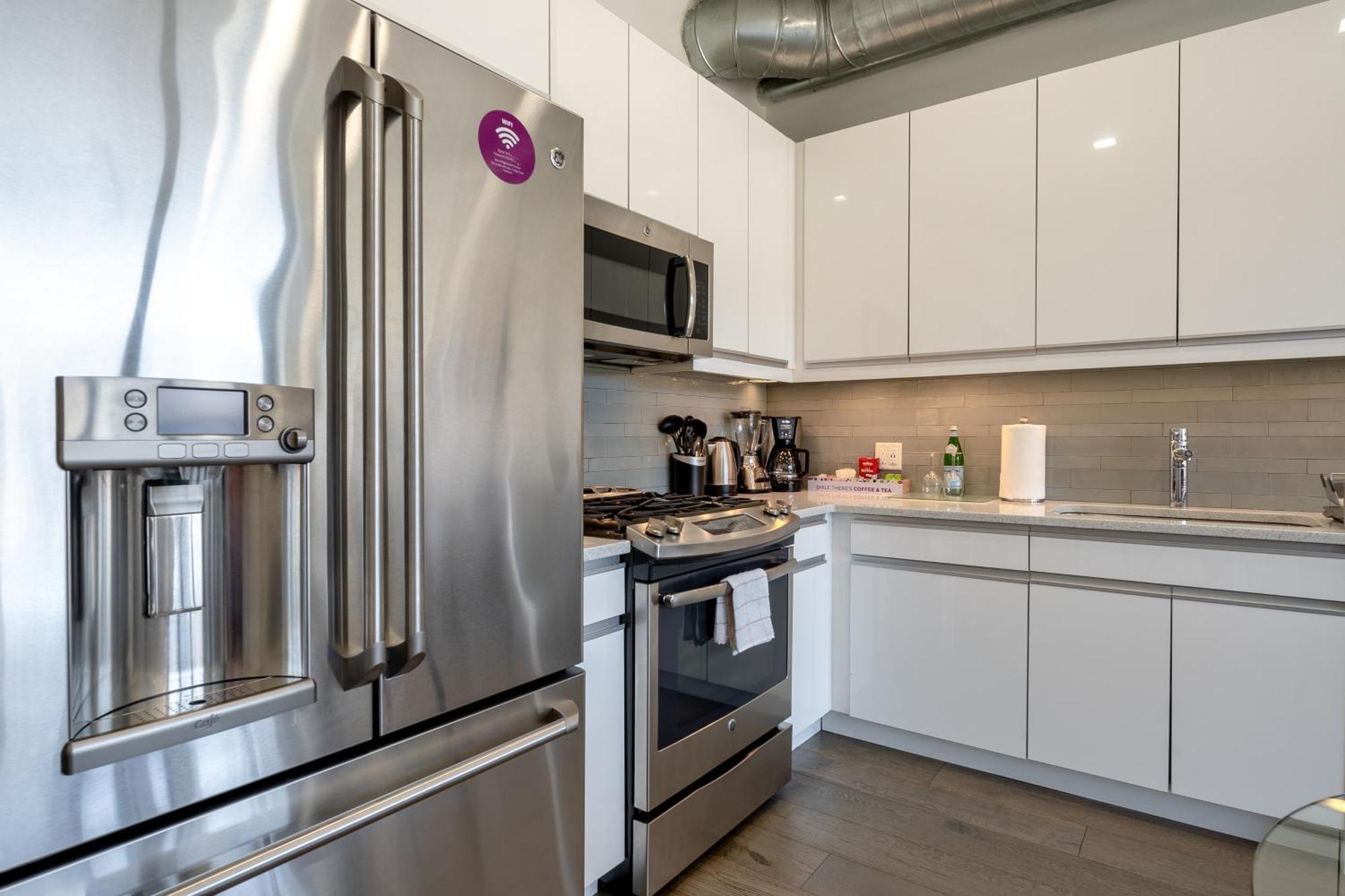 Dharma Home Suites Hoboken Exteriör bild