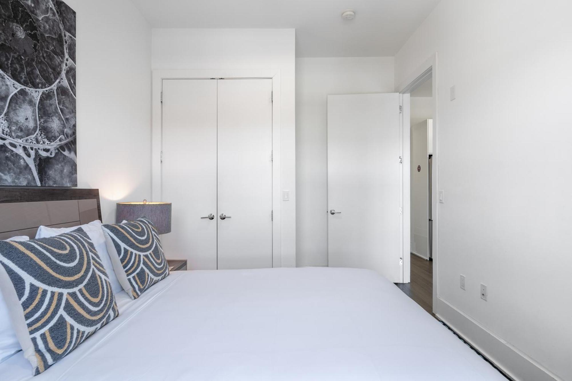 Dharma Home Suites Hoboken Exteriör bild