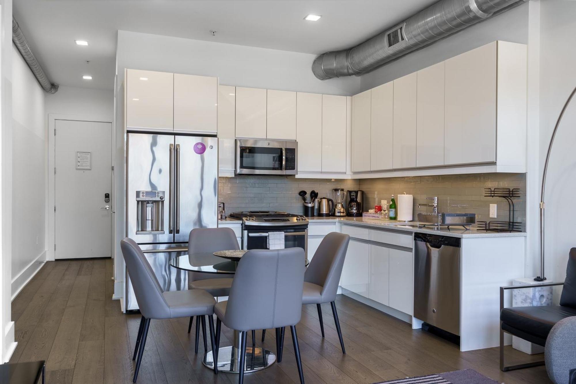 Dharma Home Suites Hoboken Exteriör bild